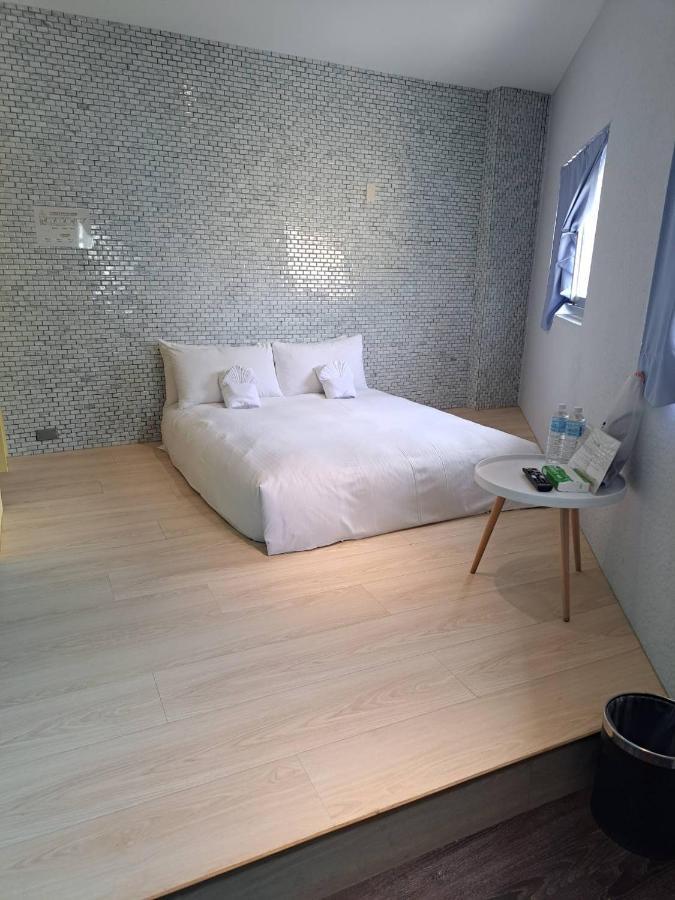 King Wow Inn Tainan Buitenkant foto
